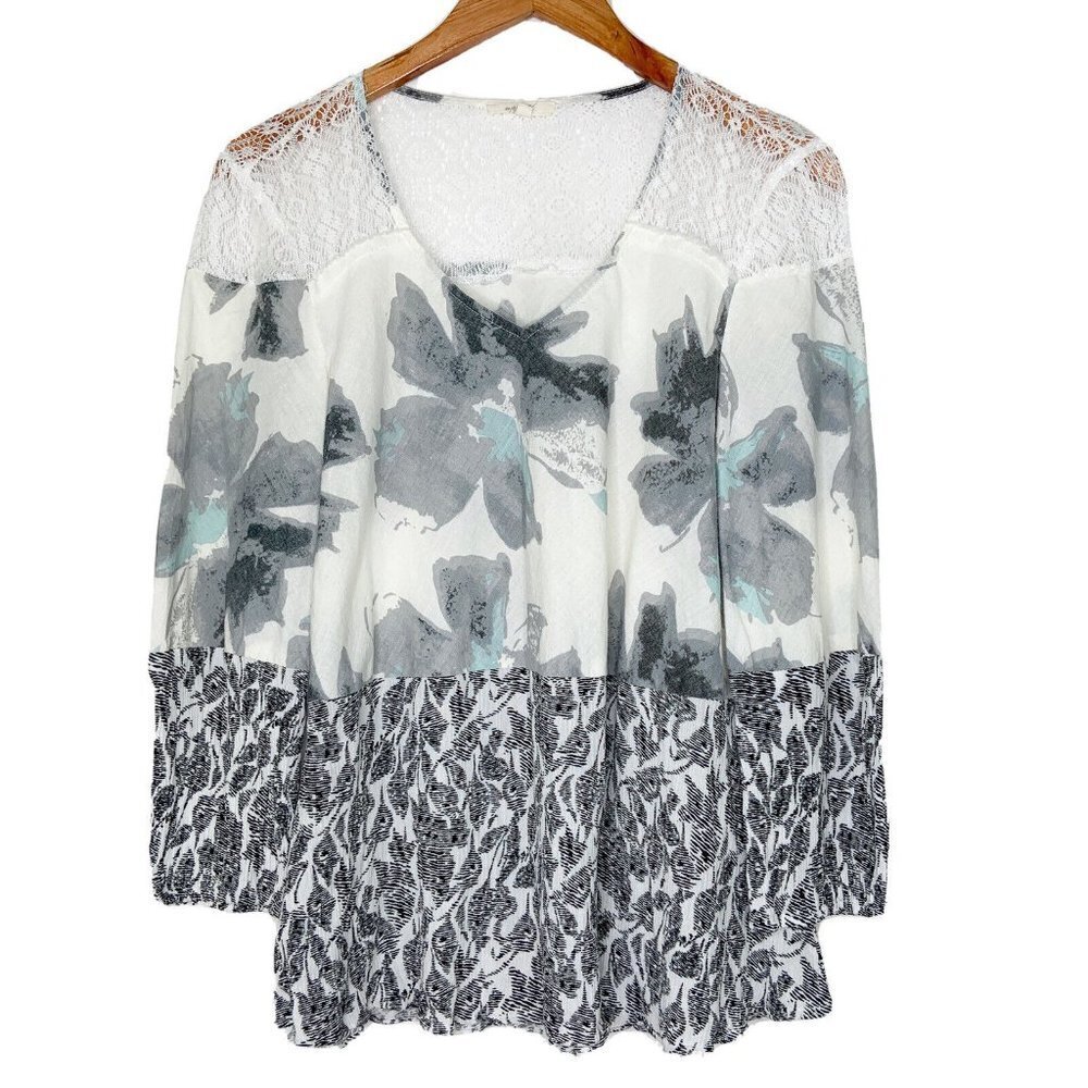 Mystree Gray Floral Top Womens Size Medium Lace Blouse Bohemian - Picture 1 of 7